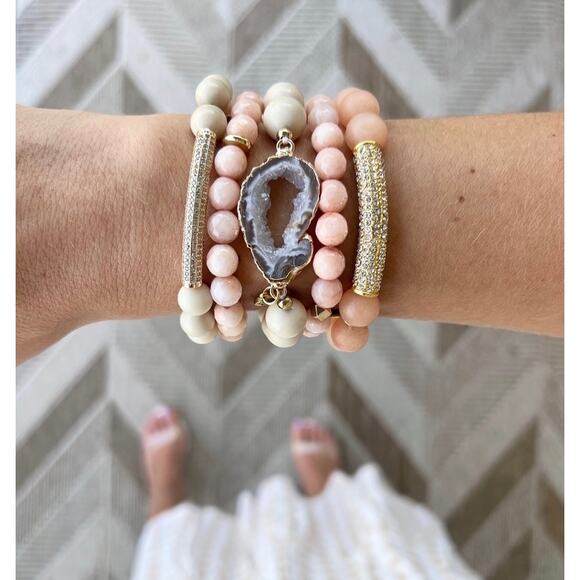 RETAIL $50 Kinsley Armelle Agate Collection Tawny Bracelet*GORGEOUS*18K Gold Ion - Picture 2 of 2